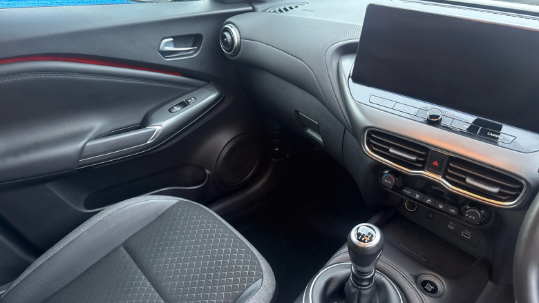 Nissan Juke 1.0 DiG-T N-Connecta 5dr Petrol Hatchback